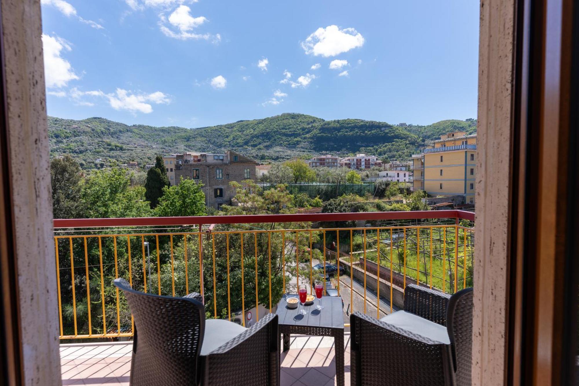 Mifra Suites Сорренто Экстерьер фото