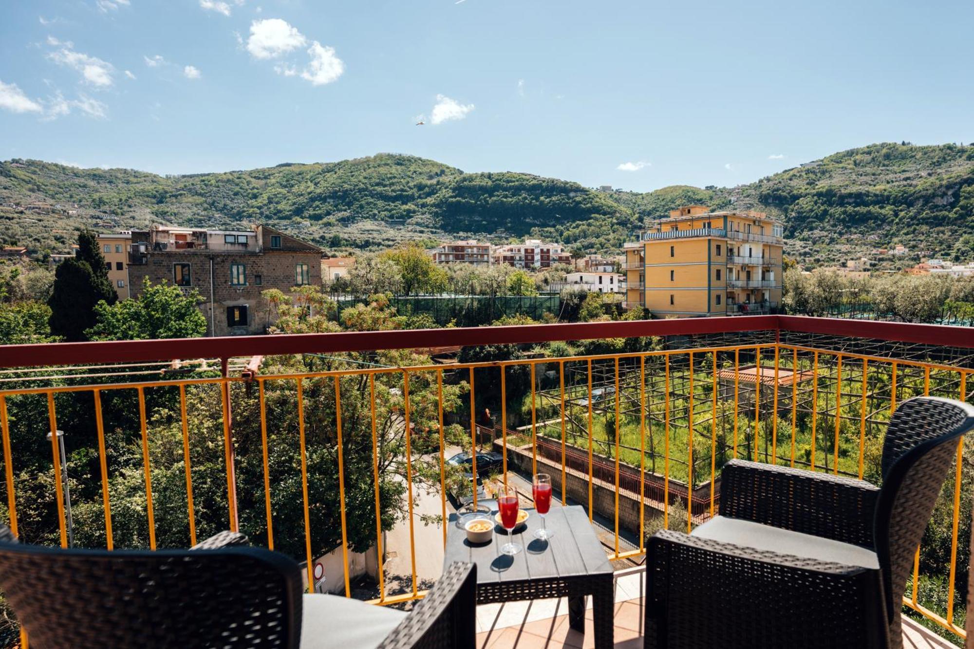 Mifra Suites Сорренто Экстерьер фото