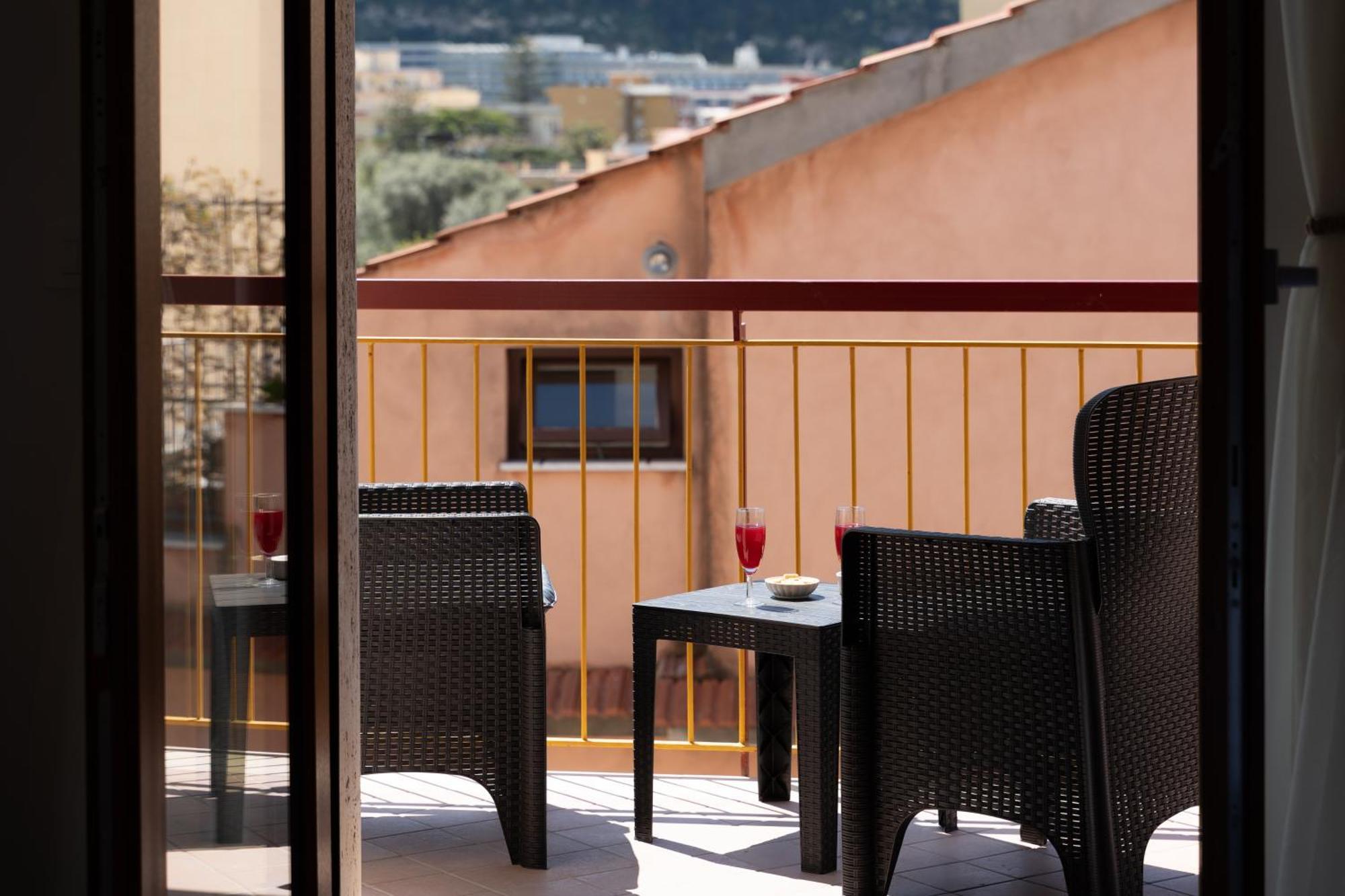 Mifra Suites Сорренто Экстерьер фото